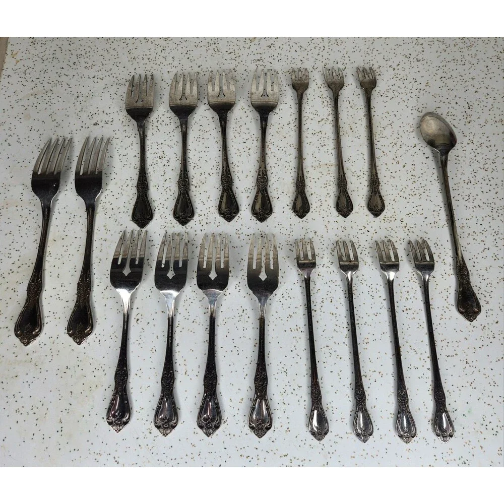 Oneida KENNETT SQUARE Distinction Deluxe Stainless Flatware 18 Piece Lot